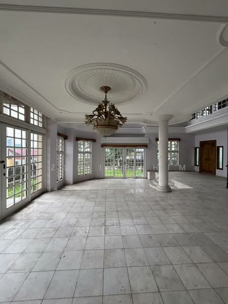 Bungalow for Sale in Seksyen 2 (Shah Alam) - Azli Ibrahim - Living Room - PropertyGuru.com.my