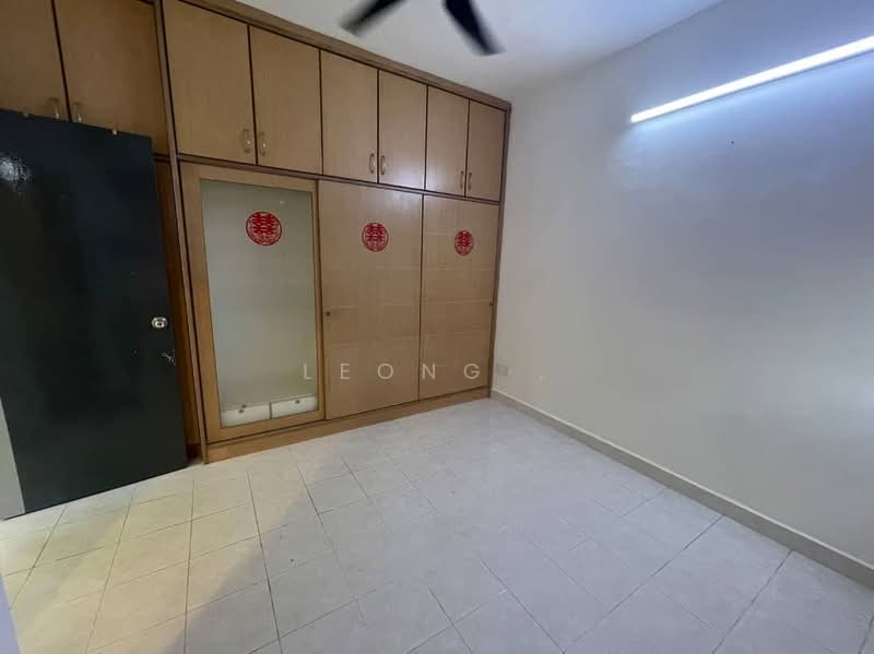 Pangsapuri untuk Dijual di Asia Heights - Leong . - Bedroom - PropertyGuru.com.my