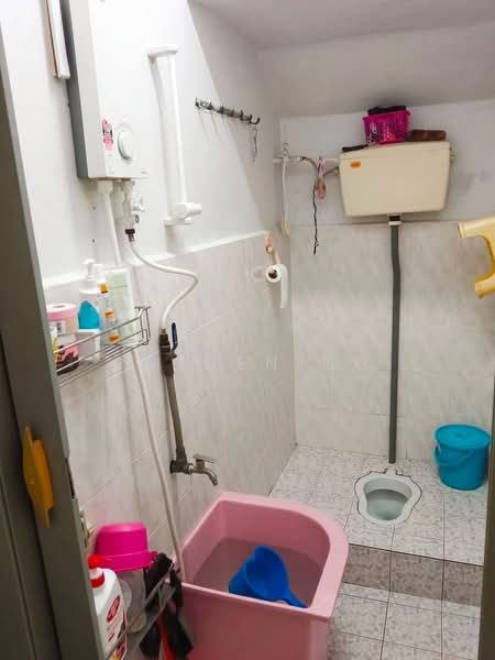 Rumah Teres 2 Tingkat untuk Dijual di Taman Johor Jaya (Johor Bahru) - Jayden Ng - Bathroom - PropertyGuru.com.my