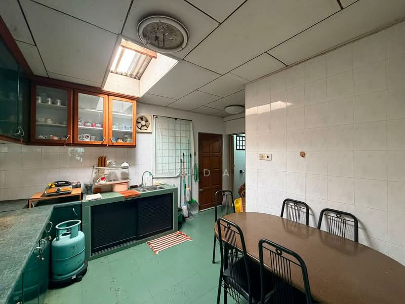 Rumah Teres 1 Tingkat untuk Dijual di Taman Universiti (Skudai) - Melinda Ee - Kitchen - PropertyGuru.com.my