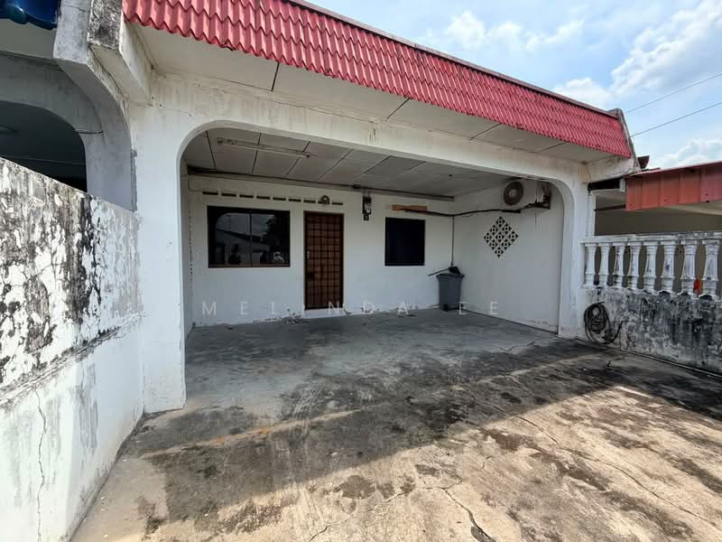 Rumah Teres 1 Tingkat untuk Dijual di Taman Universiti (Skudai) - Melinda Ee - Exterior - PropertyGuru.com.my