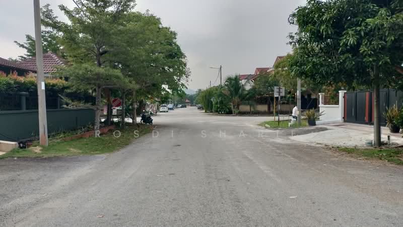 Rumah Berkembar untuk Dijual di Puncak Alam (Selangor) - Rosdi Sharif - PropertyGuru.com.my