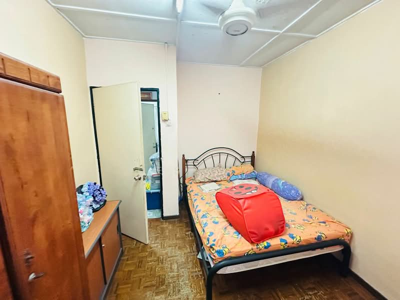2-storey Terraced House for Sale in Bandar Country Homes (Rawang) - Des Yap - Bedroom - PropertyGuru.com.my