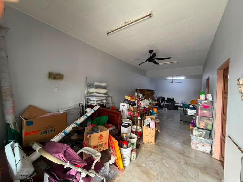 1-storey Terraced House for Sale in Taman Ungku Tun Aminah (Skudai) - Zack Chow - Living Room - PropertyGuru.com.my