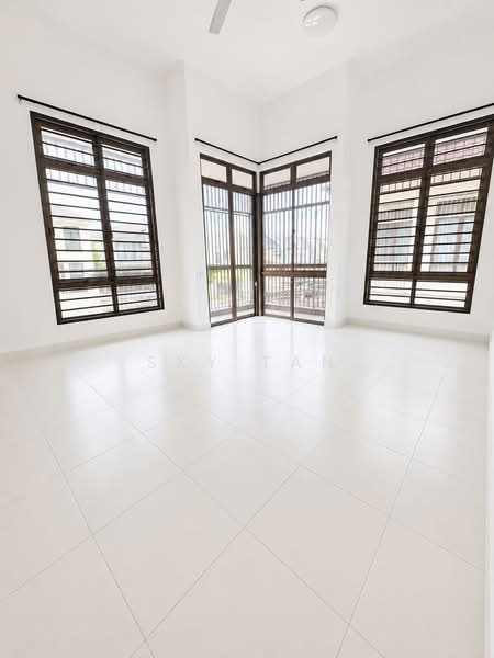 Cluster House for Sale in Setia Tropika (Johor Bahru) - Sky Tan - Interior - PropertyGuru.com.my