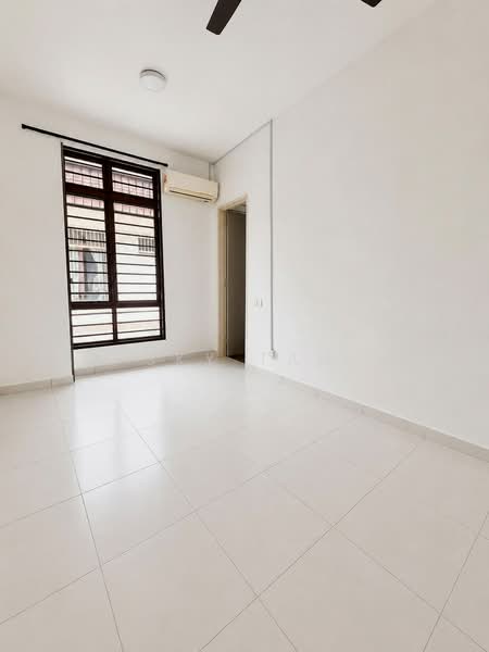 Cluster House for Sale in Setia Tropika (Johor Bahru) - Sky Tan - Interior - PropertyGuru.com.my