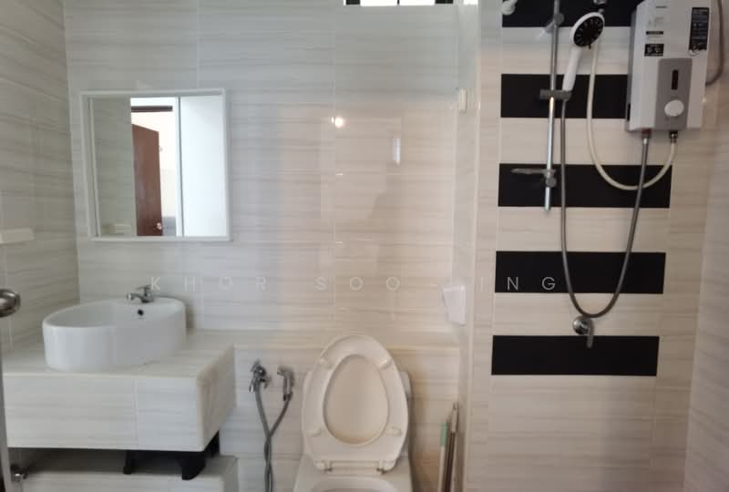 Service Residence for Sale at D'Summit Residences - Khor Soo Ling - Bathroom - PropertyGuru.com.my