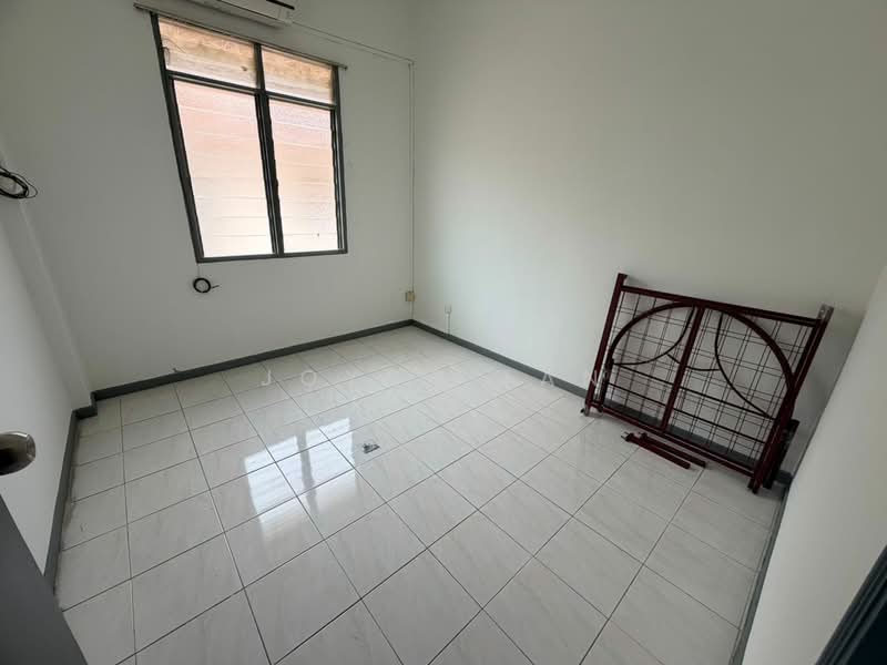 Apartment for Rent at Sri Awana Townhouse - Joyce Tan - Bedroom - PropertyGuru.com.my