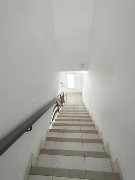 Rumah Kluster untuk Disewa di Shah Alam (Selangor) - Alwin Lee - Corridor - PropertyGuru.com.my