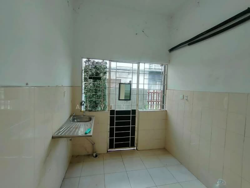 Rumah Kluster untuk Disewa di Shah Alam (Selangor) - Alwin Lee - Kitchen - PropertyGuru.com.my