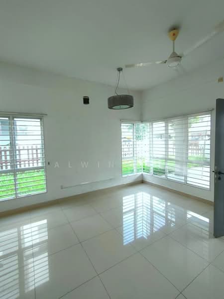 Rumah Kluster untuk Disewa di Shah Alam (Selangor) - Alwin Lee - Living Room - PropertyGuru.com.my