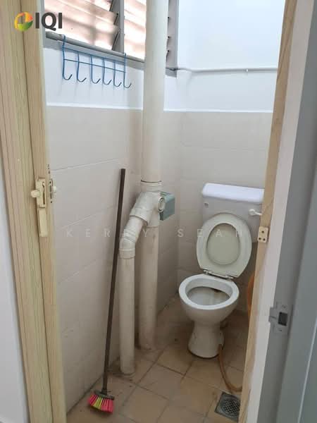 Flat for Sale at Taman Bayu Mutiara - Kerry Seah - Bathroom - PropertyGuru.com.my