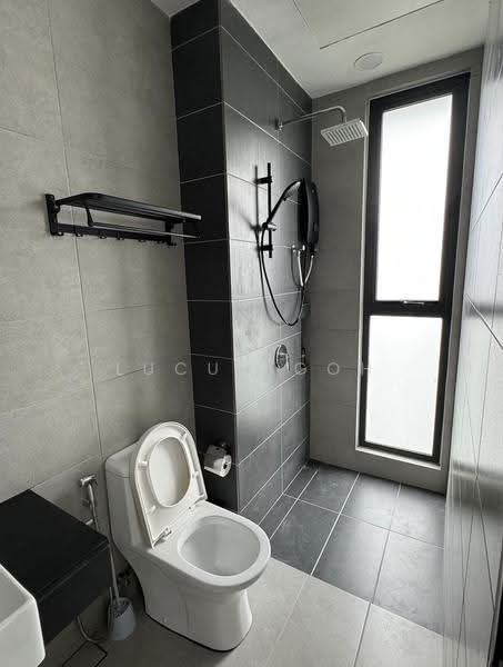 Kondominium untuk Dijual di The Olive - Lucus Goh - Bathroom - PropertyGuru.com.my