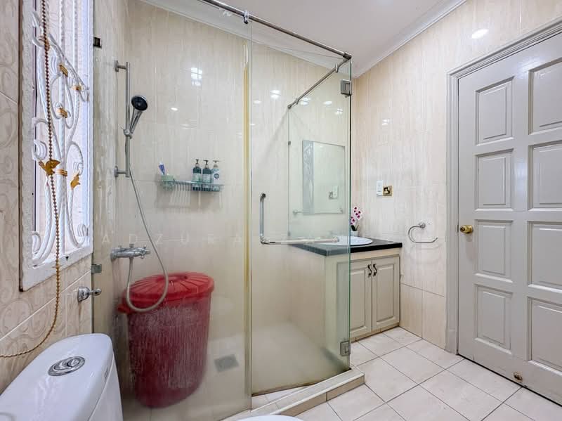 Rumah Banglo untuk Dijual di Seksyen 12 (Petaling Jaya) - Adzura Zamedin - Bathroom - PropertyGuru.com.my