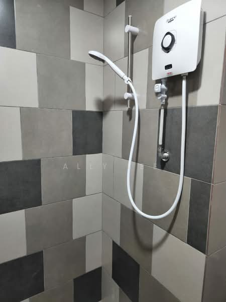 Servis Apartment untuk Disewa di Helix2 @ PJ South - Ally Lee - Bathroom - PropertyGuru.com.my