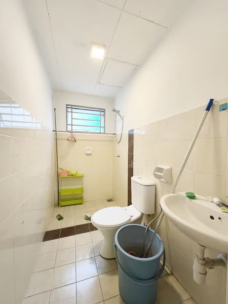 Servis Apartment untuk Disewa di Koi Kinrara - Chow Kok Toong - Bathroom - PropertyGuru.com.my