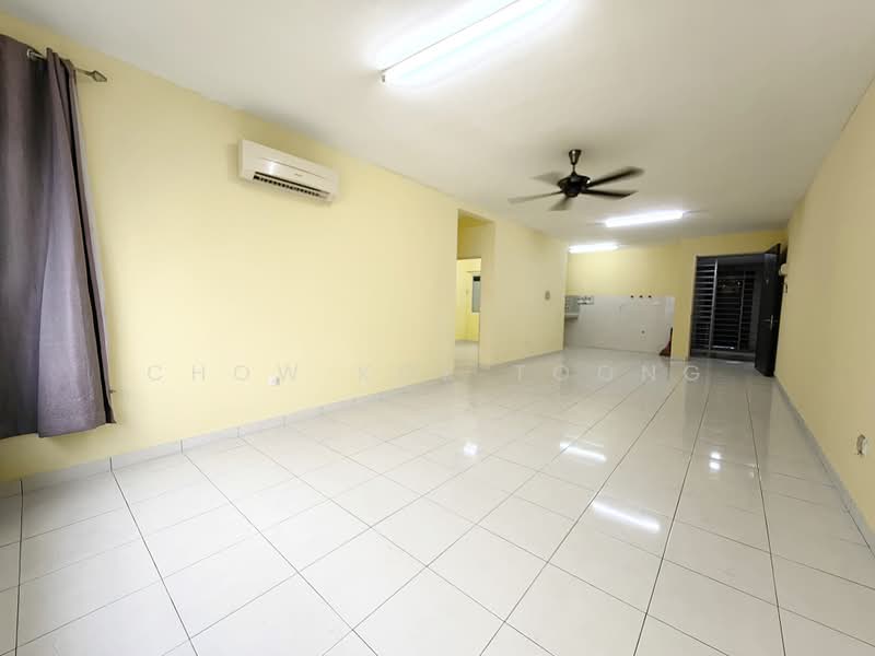 Servis Apartment untuk Disewa di Koi Kinrara - Chow Kok Toong - Living Room - PropertyGuru.com.my