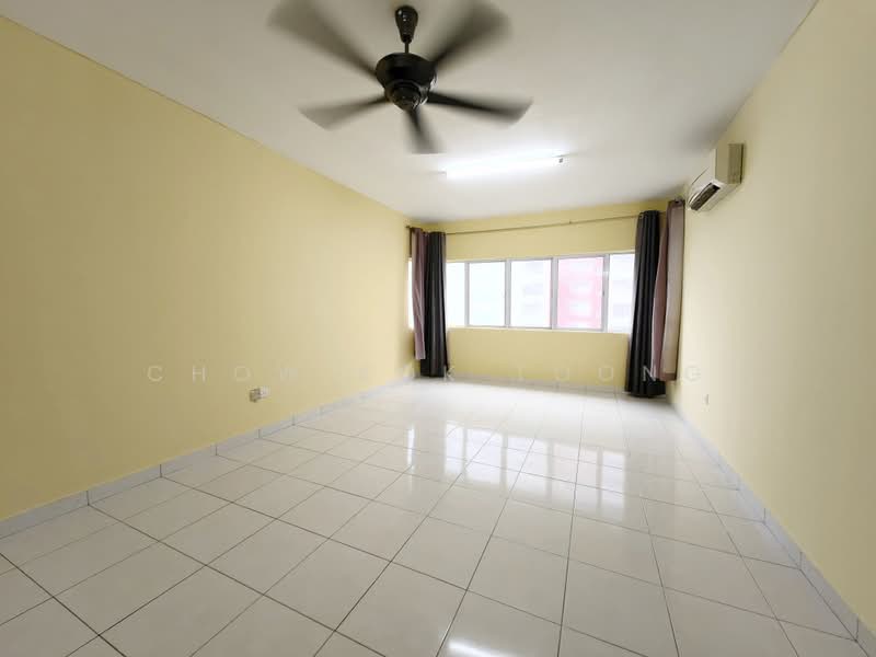 Servis Apartment untuk Disewa di Koi Kinrara - Chow Kok Toong - Living Room - PropertyGuru.com.my