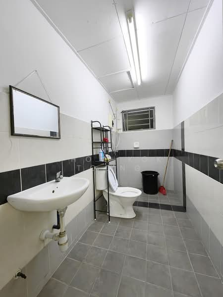 Servis Apartment untuk Disewa di Koi Kinrara - Chow Kok Toong - Bathroom - PropertyGuru.com.my