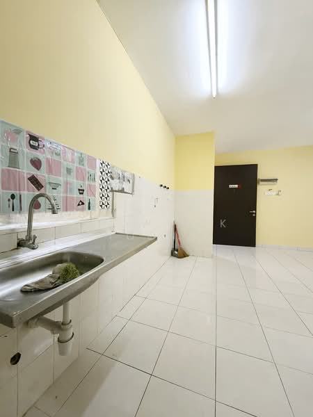 Servis Apartment untuk Disewa di Koi Kinrara - Chow Kok Toong - Kitchen - PropertyGuru.com.my