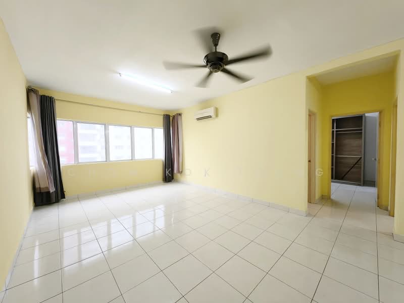 Servis Apartment untuk Disewa di Koi Kinrara - Chow Kok Toong - Living Room - PropertyGuru.com.my