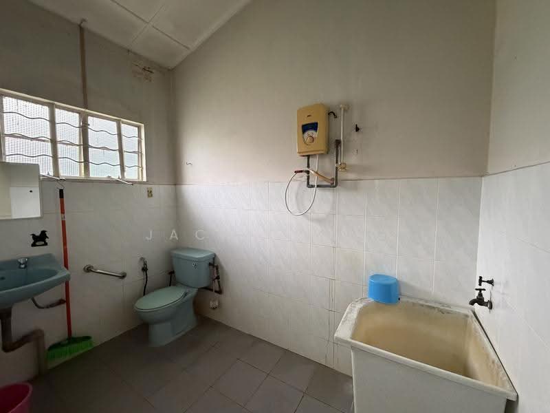 Bungalow House for Sale in Seksyen 12 (Petaling Jaya) - Jack Chong - Bathroom - PropertyGuru.com.my