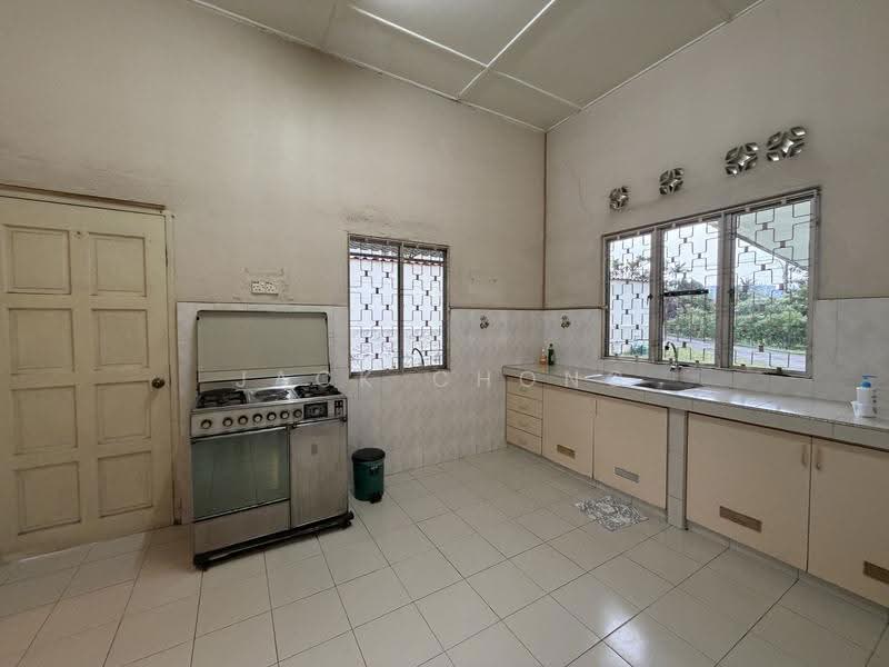 Bungalow House for Sale in Seksyen 12 (Petaling Jaya) - Jack Chong - Kitchen - PropertyGuru.com.my
