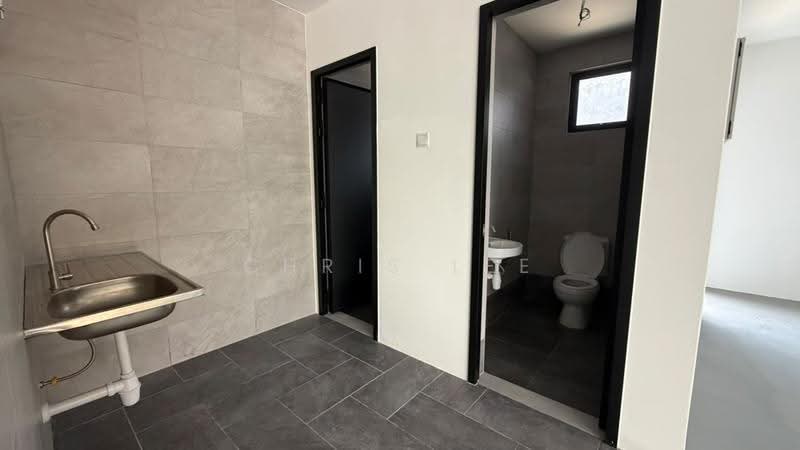 Semi-D Factory for Rent in Kampung Sri Cheeding (Jenjarom) - Chris Lee - Bathroom - PropertyGuru.com.my