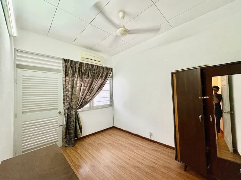Rumah Teres 2-Tingkat untuk Dijual di Island Glades (Jelutong) - Ping Koay - Bedroom - PropertyGuru.com.my