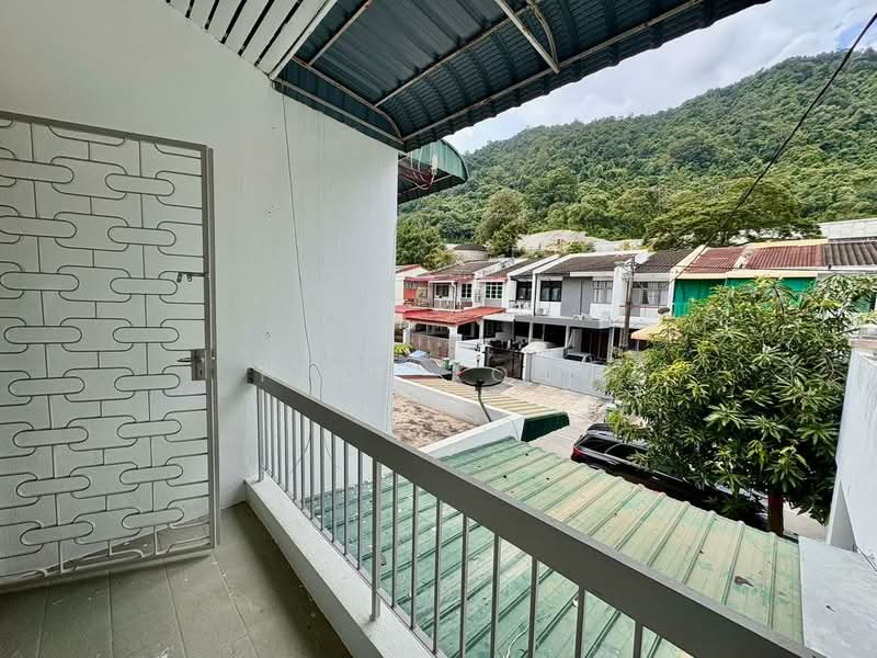 Rumah Teres 2-Tingkat untuk Dijual di Island Glades (Jelutong) - Ping Koay - Balcony - PropertyGuru.com.my