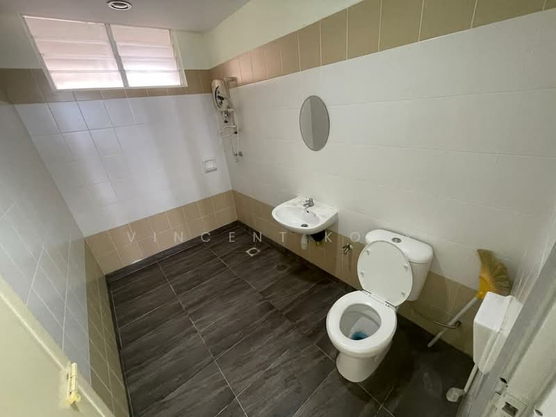 Condominium for Rent at D'Piazza - Vincent Koay - Bathroom - PropertyGuru.com.my