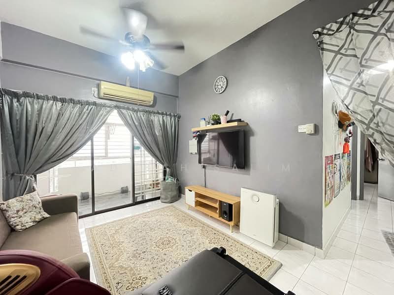Kondominium untuk Dijual di Vista Millennium Condominium - Adibah Salim - Living Room - PropertyGuru.com.my