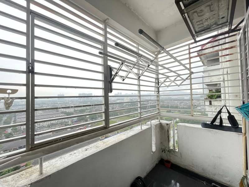 Kondominium untuk Dijual di Vista Millennium Condominium - Adibah Salim - Balcony - PropertyGuru.com.my