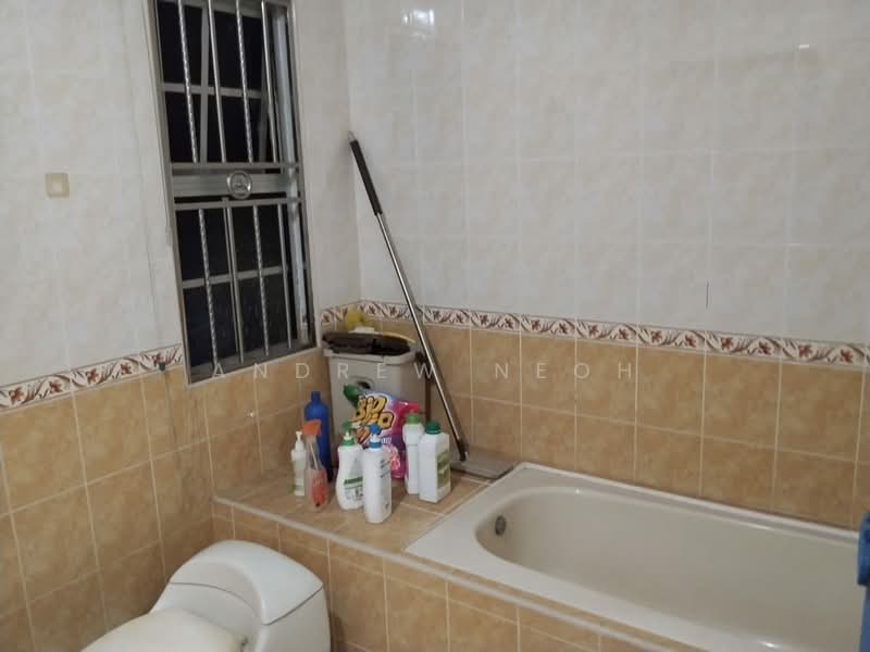 Rumah Teres 2 Tingkat untuk Dijual di Taman Harmoni Kajang (Kajang) - Andrew Neoh - Bathroom - PropertyGuru.com.my