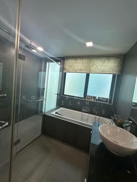 3-storey Terraced House for Rent in Cyber 9 (Cyberjaya) - Norsyahidah Razlan - Bathroom - PropertyGuru.com.my