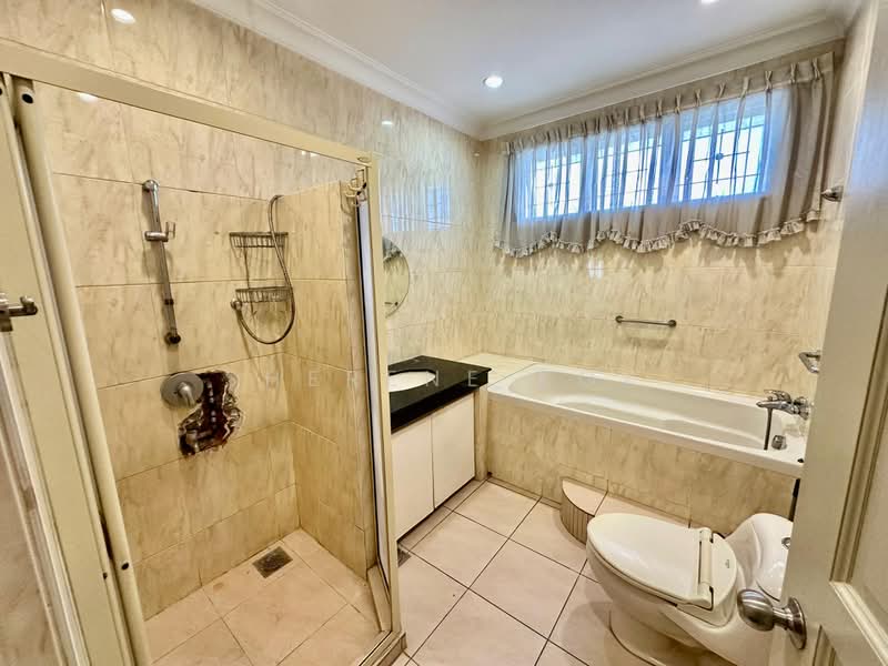 Bungalow for Sale in Taman Hui Sing (Kuching) - Sherene Kok - Bathroom - PropertyGuru.com.my