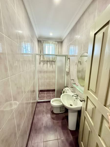 Bungalow for Sale in Taman Hui Sing (Kuching) - Sherene Kok - Bathroom - PropertyGuru.com.my