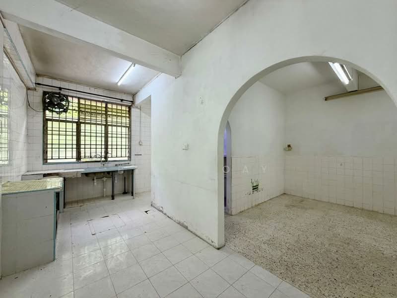 2-storey Terraced House for Sale in Island Park (Jelutong) - Ping Koay - Kitchen - PropertyGuru.com.my