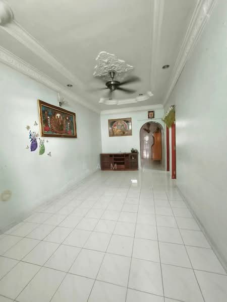 1-storey Terraced House for Sale in Taman Pinji Mewah (Ipoh) - Sam . - Living Room - PropertyGuru.com.my
