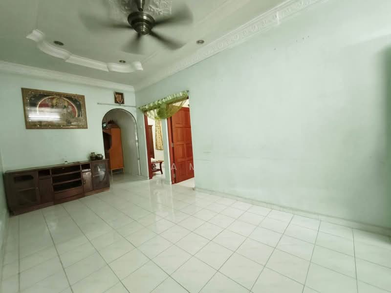 1-storey Terraced House for Sale in Taman Pinji Mewah (Ipoh) - Sam . - Living Room - PropertyGuru.com.my