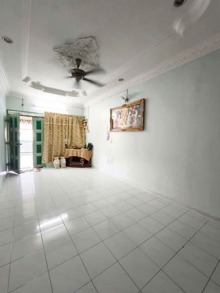 1-storey Terraced House for Sale in Taman Pinji Mewah (Ipoh) - Sam . - Living Room - PropertyGuru.com.my