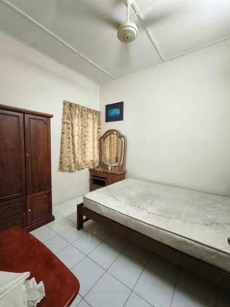 1-storey Terraced House for Sale in Taman Pinji Mewah (Ipoh) - Sam . - Bedroom - PropertyGuru.com.my