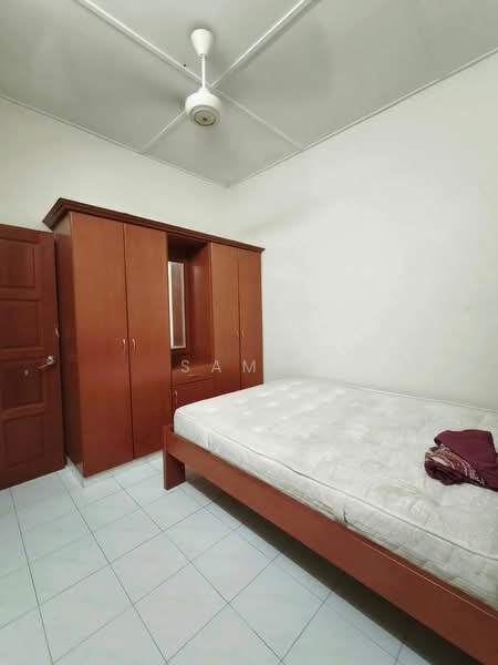 1-storey Terraced House for Sale in Taman Pinji Mewah (Ipoh) - Sam . - Bedroom - PropertyGuru.com.my