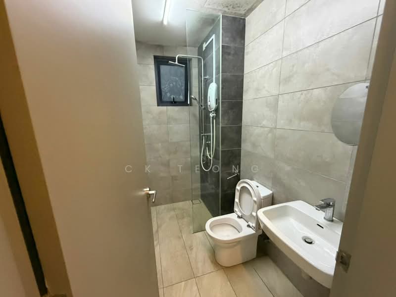 Condominium for Rent at Bennington Residences @ SkyArena - CK Teong - Bathroom - PropertyGuru.com.my