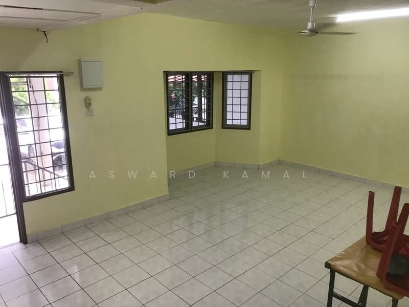 Rumah Teres 2 Tingkat untuk Dijual di Seremban (Negeri Sembilan) - Asward Kamal - Living Room - PropertyGuru.com.my