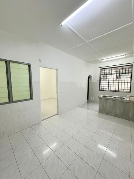 1-storey Terraced House for Sale in Taman Universiti (Skudai) - Iden Tan - Kitchen - PropertyGuru.com.my