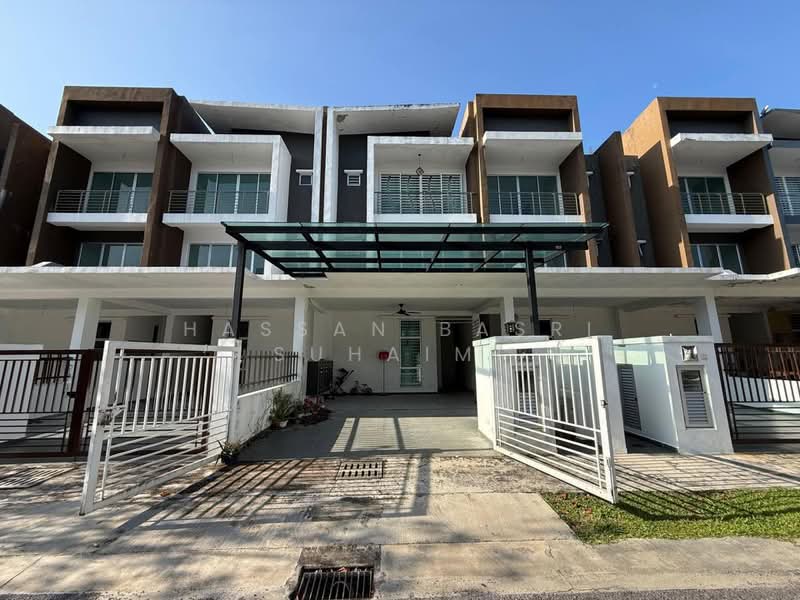 Rumah Teres 2.5 Tingkat untuk Dijual di Seremban (Negeri Sembilan) - Hassan Basri Suhaimi - Exterior - PropertyGuru.com.my