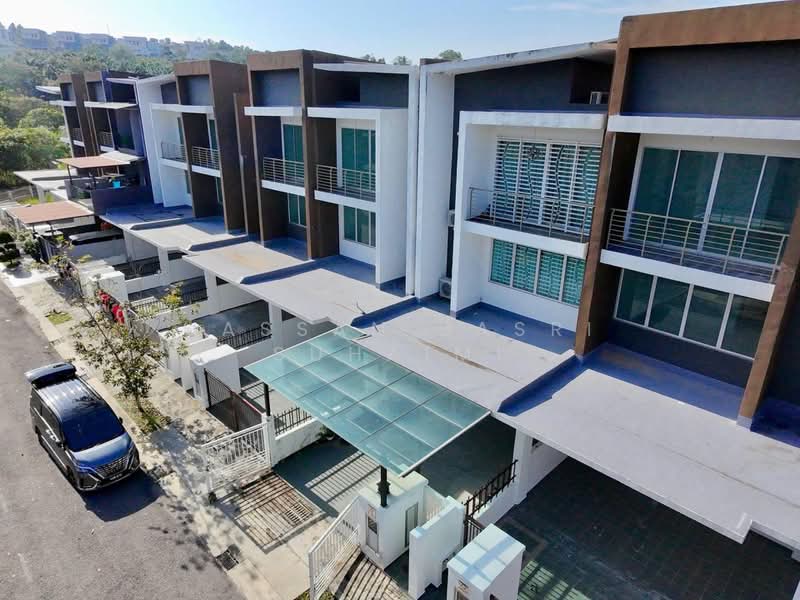 Rumah Teres 2.5 Tingkat untuk Dijual di Seremban (Negeri Sembilan) - Hassan Basri Suhaimi - Exterior - PropertyGuru.com.my