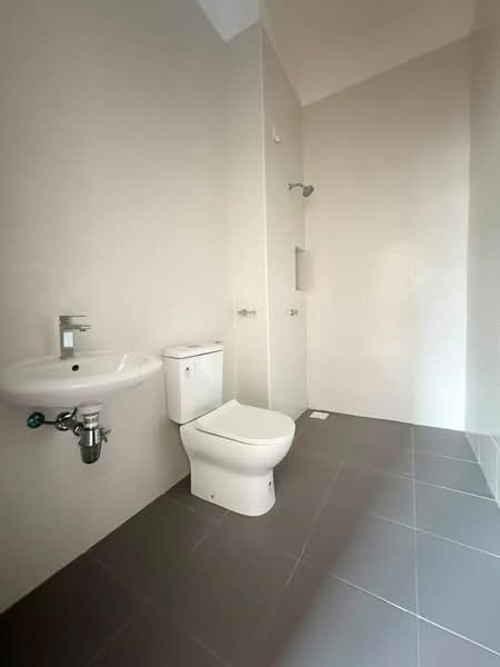 Cluster House for Sale in Eco Botanic (Iskandar Puteri (Nusajaya)) - Viki Chooi - Bathroom - PropertyGuru.com.my