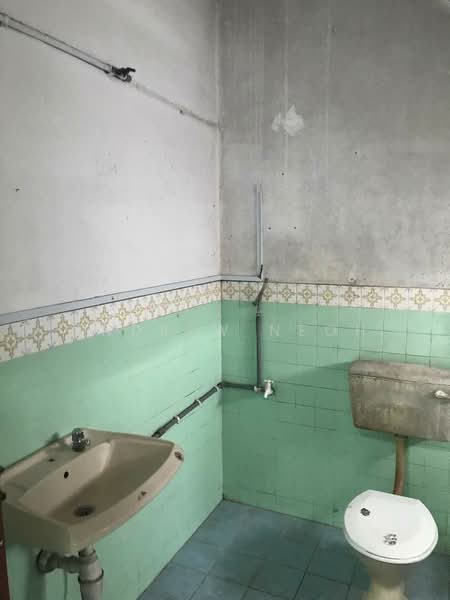 Rumah Teres 2 Tingkat untuk Dijual di Taman Rasa Sayang (Cheras) - Andrew Neoh - Bathroom - PropertyGuru.com.my